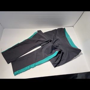 Marina tec legging. Gray and aqua